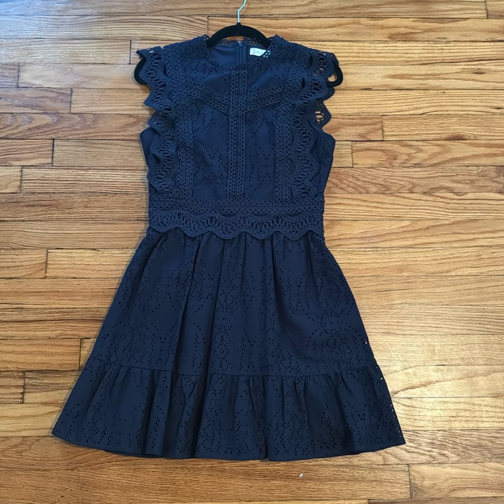 Altar’s state lace dress
